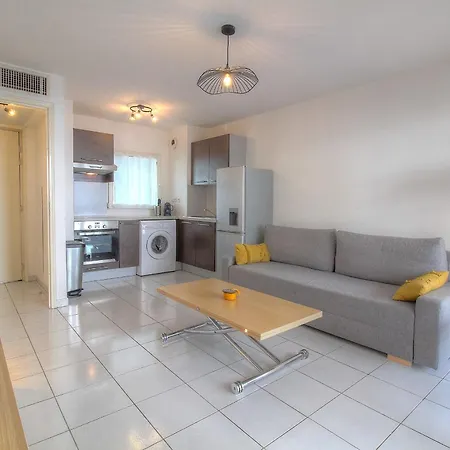 Charming 1-bedroom 'don Juan' With Air Conditioning And Parking Daire *