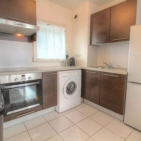 Charming 1-bedroom 'don Juan' With Air Conditioning And Parking Διαμέρισμα