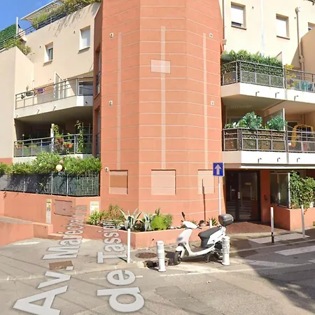 Διαμέρισμα Charming 1-bedroom 'don Juan' With Air Conditioning And Parking